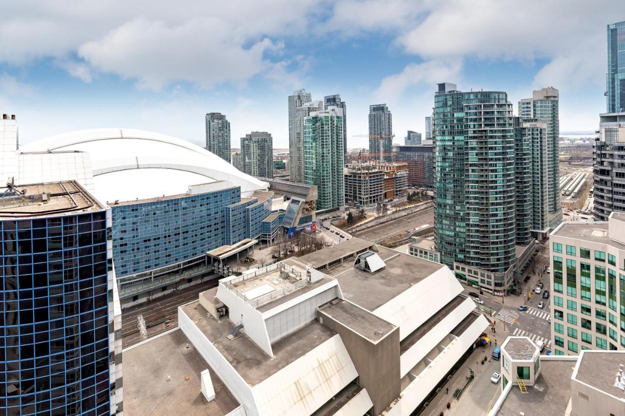 דירות Across From The Cn Tower, Metro Toronto Convention Centre And Rogers Centre In Downtown Toronto Core מראה חיצוני תמונה