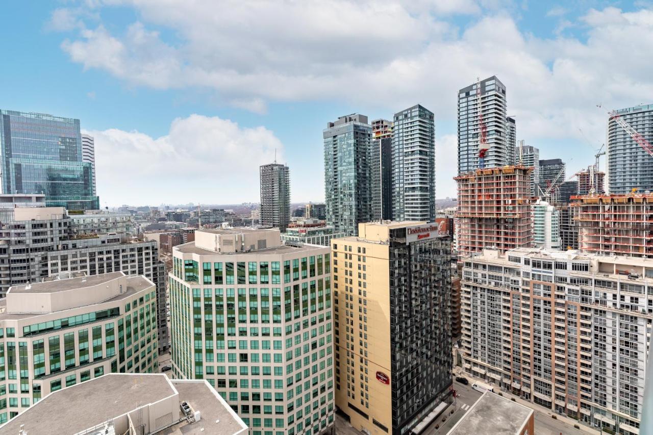 דירות Across From The Cn Tower, Metro Toronto Convention Centre And Rogers Centre In Downtown Toronto Core מראה חיצוני תמונה